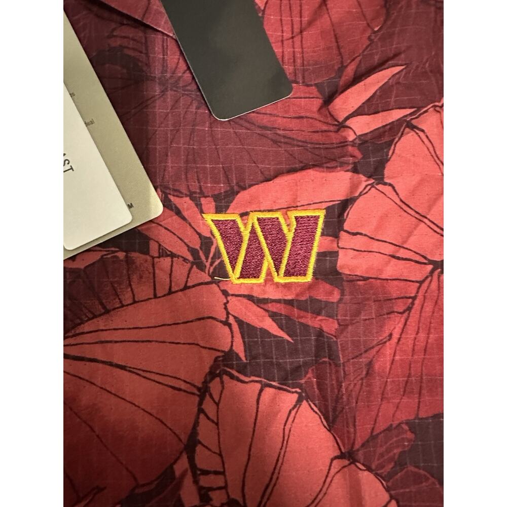 NWT Men's Tommy Bahama Burgundy Washington Commanders Coast Nuevo Shirt Large - Picture 2 of 9